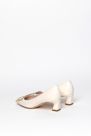 Trompette Metal Buckle In Patent Leather 密頭高跟鞋