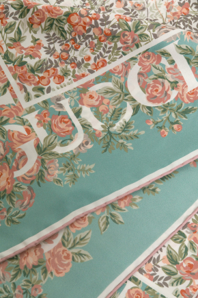 Gucci Interlocking G Floral Print Silk Carre 圍巾