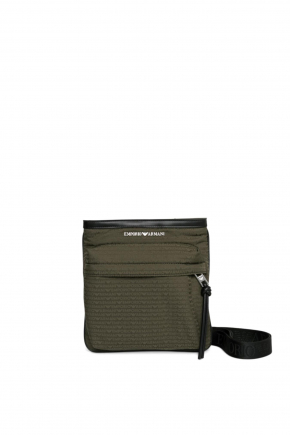 Nylon Flat With Monogram Lettering 斜揹袋